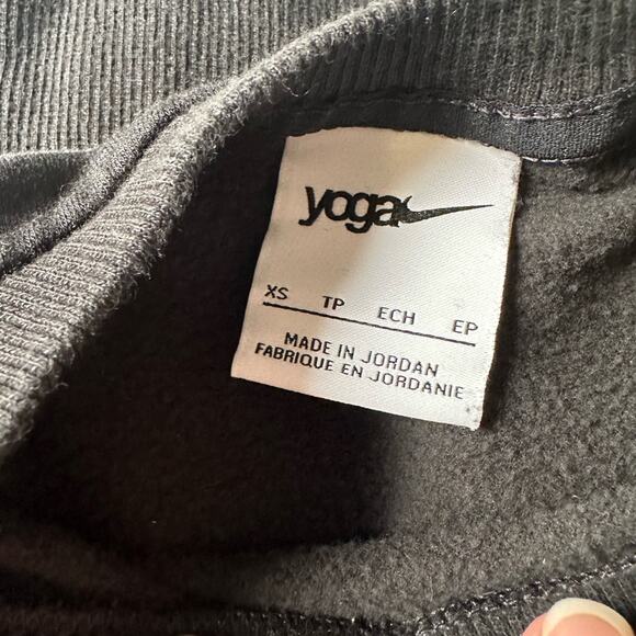 Nike Yoga Soft Fleece Sweatshirt Black Crewneck Loose Fit size XS - Picture 5 of 8